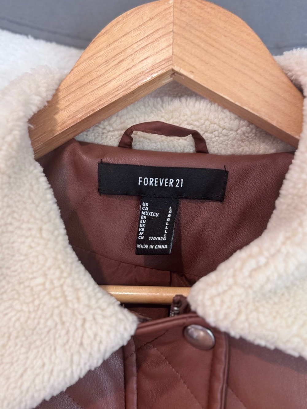Forever 21 Brown Quilted Faux Leather Bomber Jacket with Sherpa Collar Size Larg - Picture 7 of 9